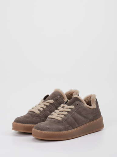 Sneaker