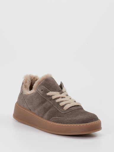 Sneaker