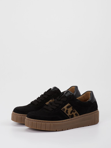 Sneaker