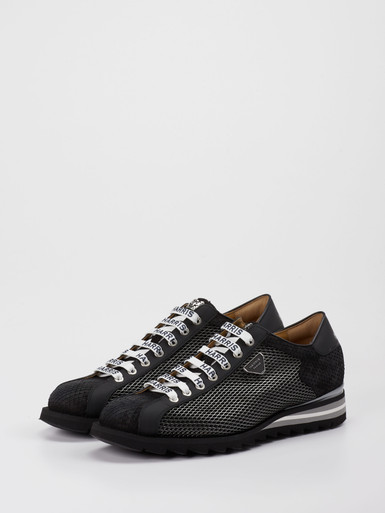 Sneaker