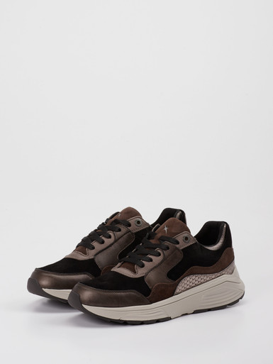 Sneaker