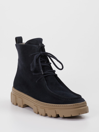 Sneaker High