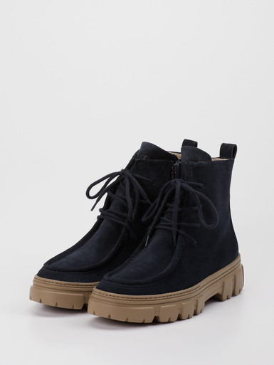 Sneaker High