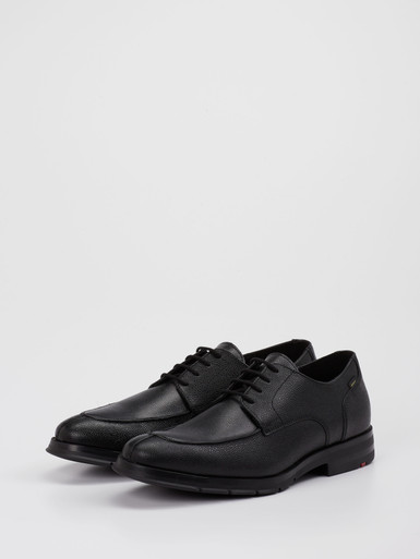 Schnürschuh