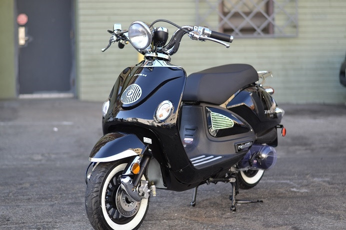 Browse Amigo Znen ZN150T-E5 149cc Scooter | Remote Start