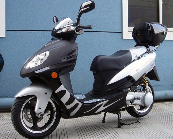 ROKETA MC-04 150CC FULLY ASSEMBLED SCOOTER