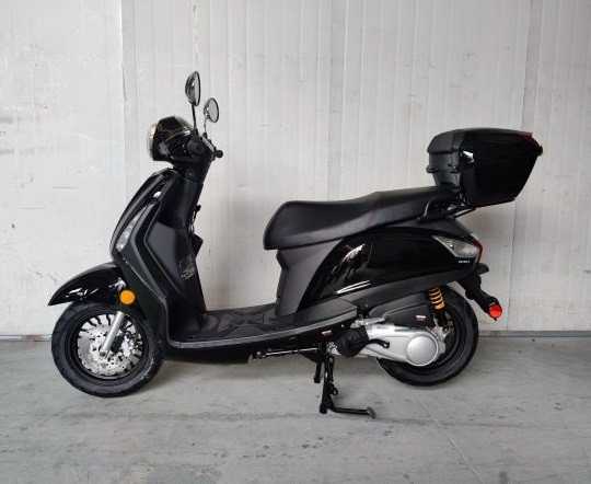 Roketa MC-172-150 Scooter, 4-Stroke Electric start and Kick Start