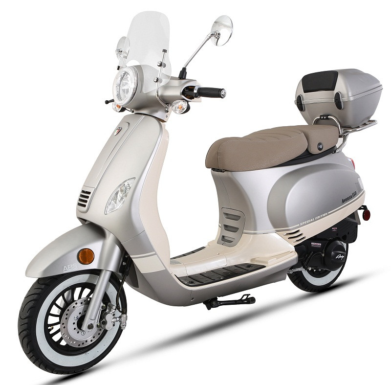 Amigo Avenza 150 SE Vespa Clone Scooter