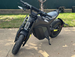 Display Model NAXEON I AM. Pro Electric Motorcycle - High-Performance Urban Ride with Smart Features - FULLY ASSEMBLED AND TESTED