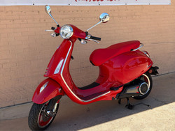 Pre-Owned 2023 Vespa Elettrica 45 MPH – Electric Scooter with 4 kW Motor