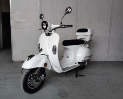Roketa MC-173-150 Scooter, 4-Stroke Electric Start and Kick Start -White
