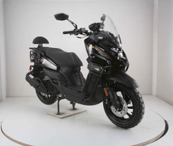 Vitacci Tank Sport 200 EFI Scooter, (Gy6) 4-Stroke, Air Cooled, Alloy Rim