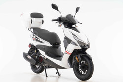 Vitacci FOCUS ST-150cc Scooter – 4-Stroke Engine, CVT Automatic, USB Port