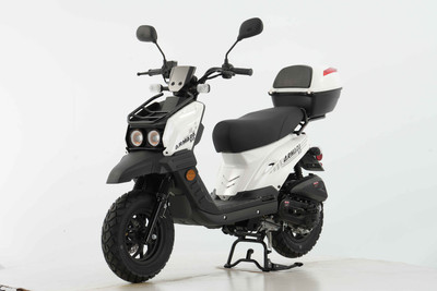 Vitacci 50cc Scooter – Retro Scooter with USB & Alarm