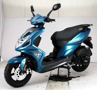 Amigo Boxer 150cc Scooter, 3.0 HP 4-Stroke, Air Cooled USB Port, Trunk & Windshield, Fully Automatic