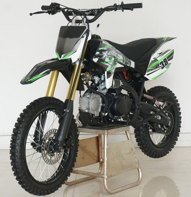 RPS XMOTO 125CC DELUXE Manual Dirt Bike With Twin Tube Cradle Perimeter