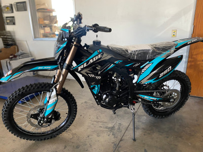 RPS Blade 250 Dirt Bike 5-Speed Manual With NIBBI Carburetor, Digital Dashboard, and Adjustable Rear Air Shock