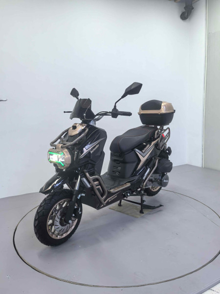 Vitacci Tank Defender 150cc Scooter – Specs, Features & Performance