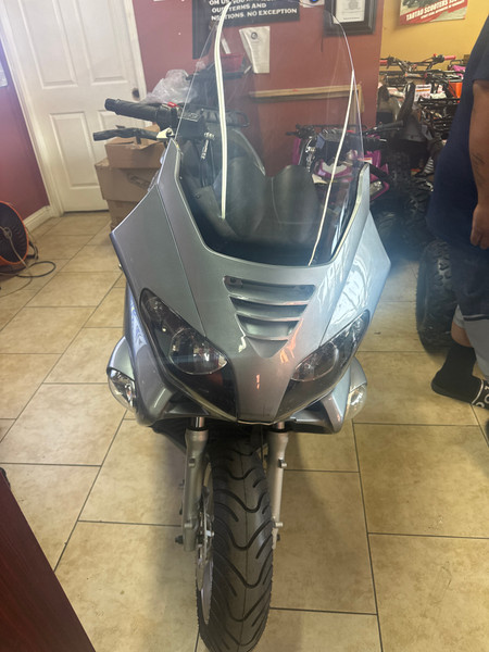 DISPLAY MODEL - VITACCI RANGER 250CC LUXURY EDITION SCOOTER 4 STROKE, SINGLE CYLINDER, AIR-FORCED COOL - fully assembled and tested