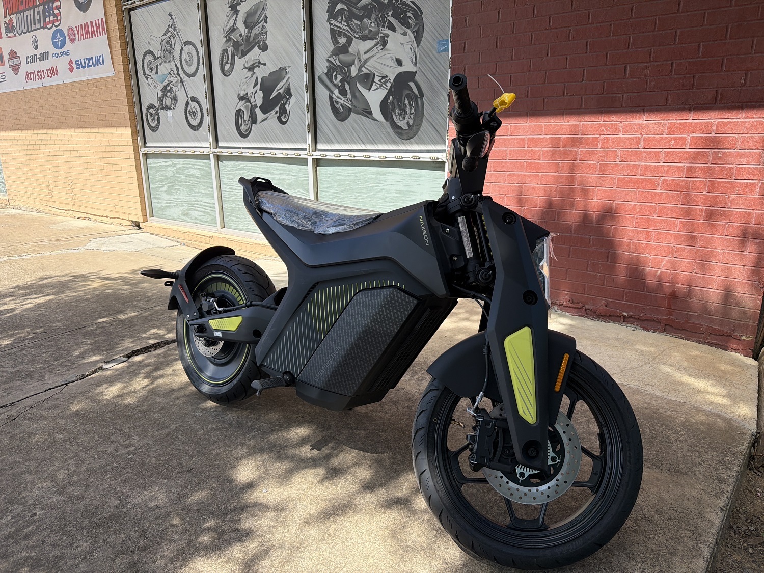 NAXEON I AM. Pro Electric Motorcycle - High-Performance Urban Ride with Smart Features