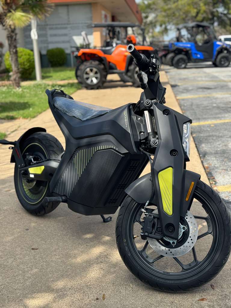 Display Model NAXEON I AM. Pro Electric Motorcycle - High-Performance Urban Ride with Smart Features