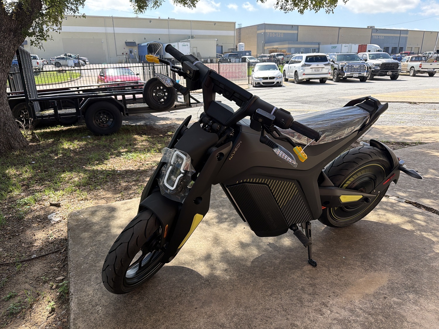 NAXEON I AM. Pro Electric Motorcycle - High-Performance Urban Ride with Smart Features