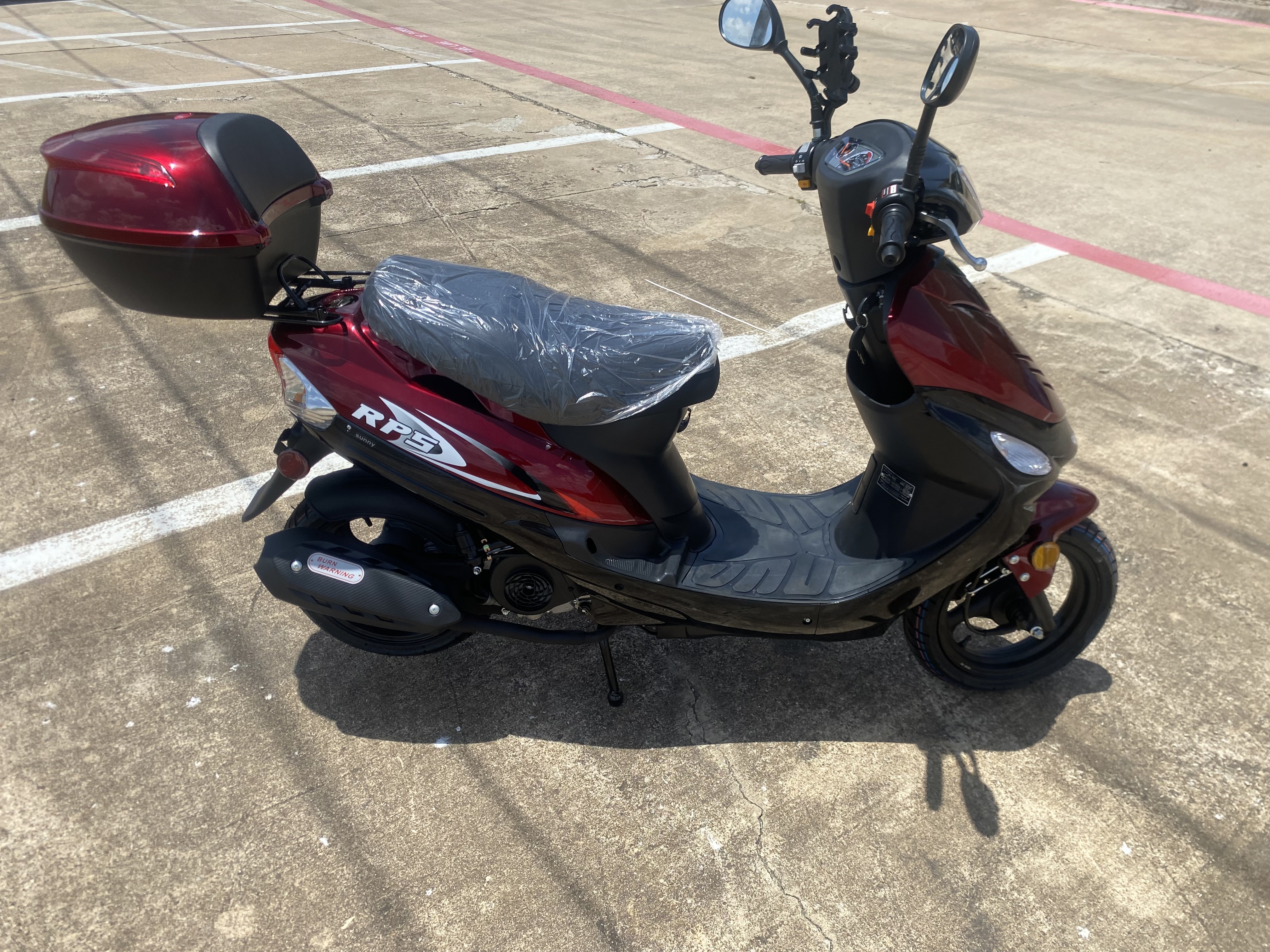 thumbnail image 2 of Sunny Gas Scooter 50cc Upper Left And Right Body Panel-149/150 2 of 12