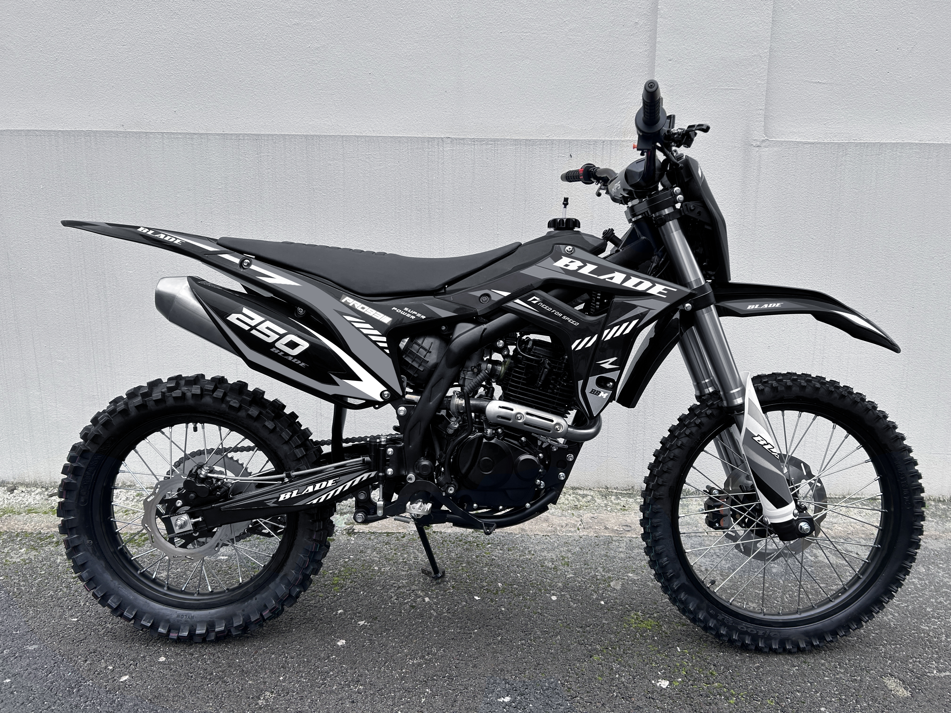 RPS Blade 250 Dirt Bike 5-Speed Manual With NIBBI Carburetor, Digital Dashboard, and Adjustable Rear Air Shock