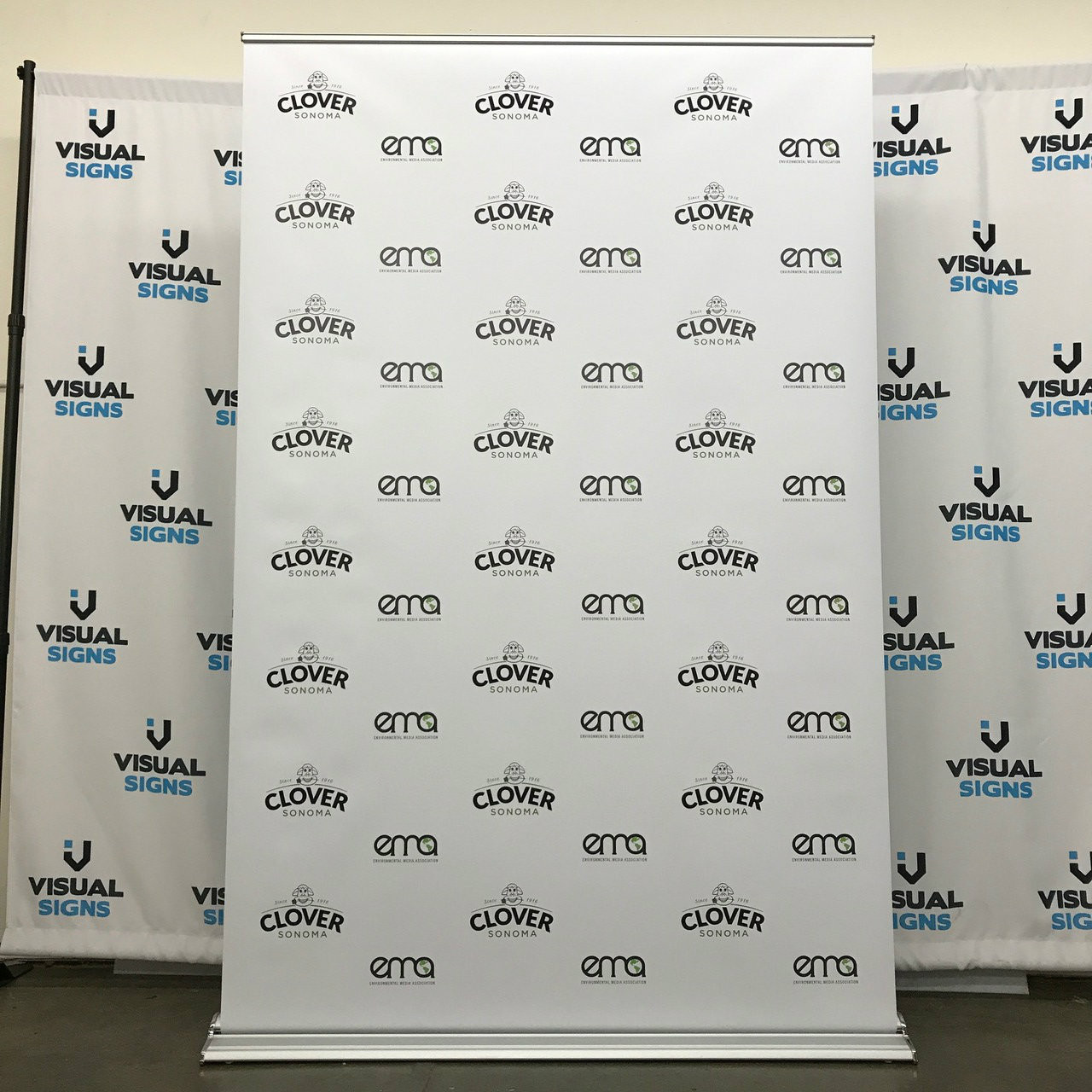 Retractable Signs | 60” Banner Package | ARTalks Display