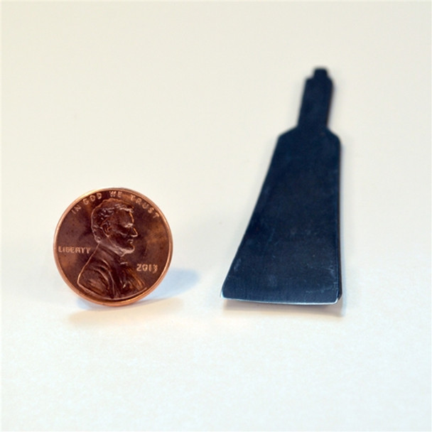 Flexcut Power Gouge #3 x 3/4" (19mm) blade featuring the size of the sweep compared to a penny.