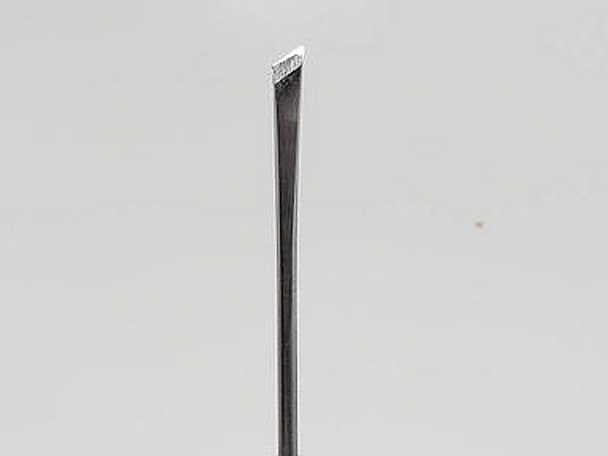 Ramelson Micro Palm #5 x 11/32" Skew showing tip of tool.