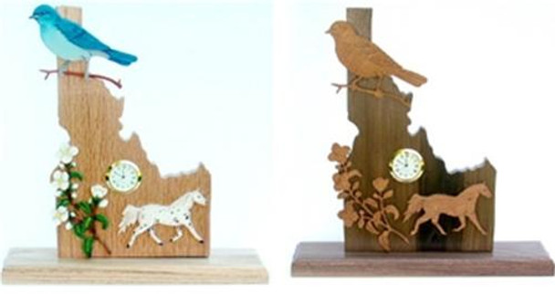 There are two different views on what your cutouts can look like when building the  Idaho Scroll Saw Clock Pattern.