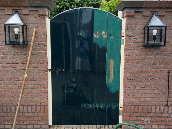 tuindeur opschuren