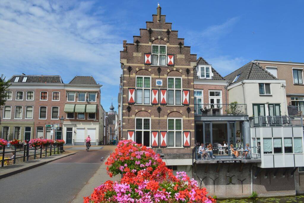 Schilderwerk en woningen in Gorinchem