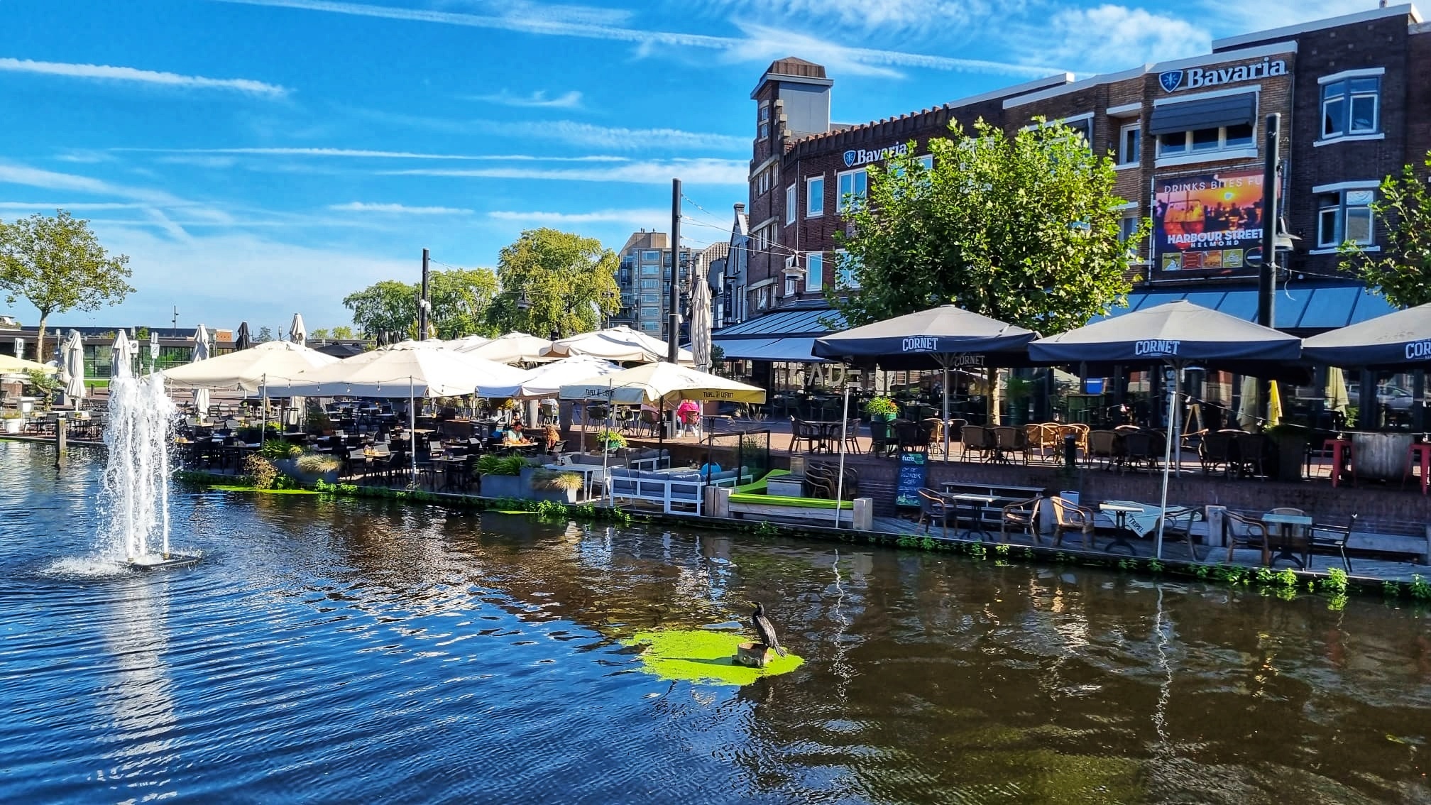 Straatbeeld en architectuur in Helmond