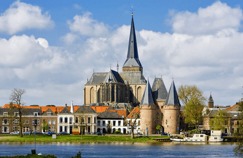 Schilderwerk en woningen in Kampen