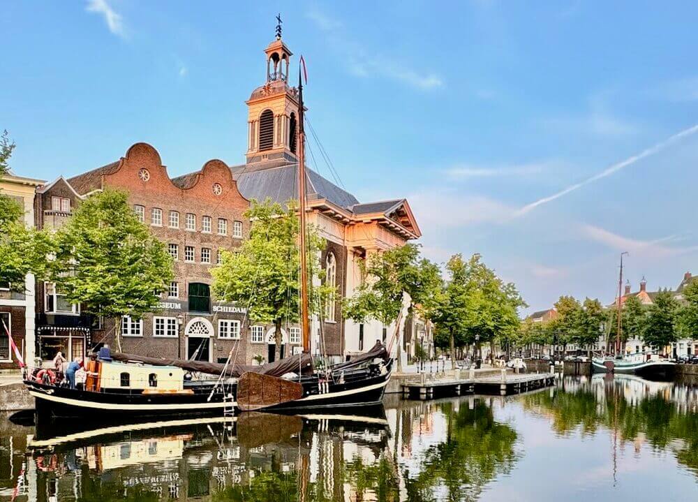 Schilderwerk en verf in de stad Schiedam