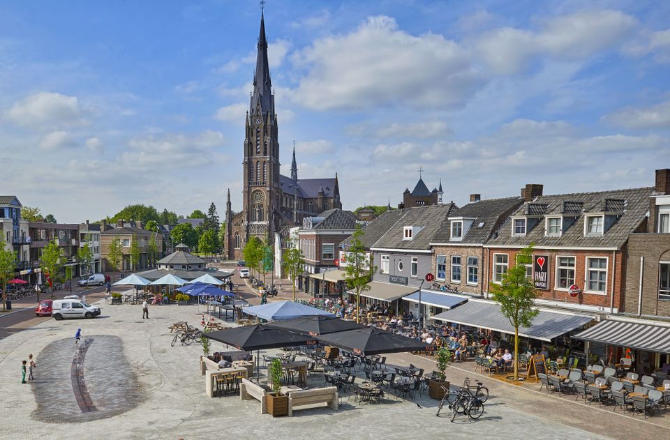 Schilderwerk en woningen in Veghel