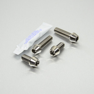 Titanium Top & Bottom Clamp Yoke Pinch Kit Titanium Top & Bottom Clamp Yoke Pinch Kit