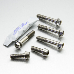 Titanium Top & Bottom Clamp Yoke Pinch Kit Titanium Top & Bottom Clamp Yoke Pinch Kit