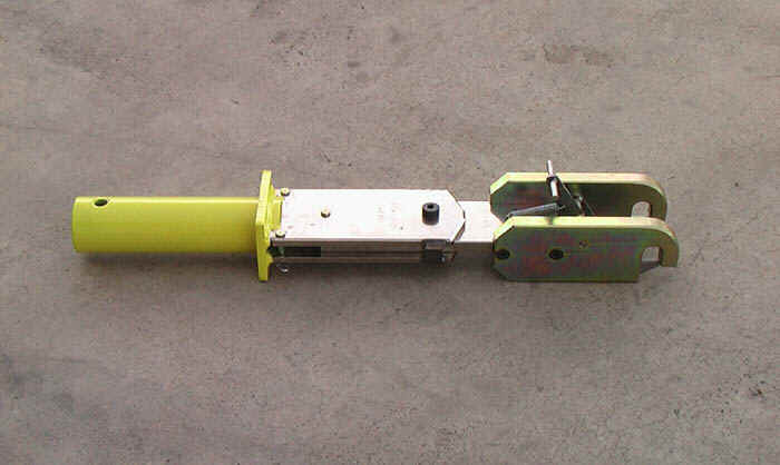 Brackett TY-EMB3 Yellow Embraer ERJ170, 175, 190, 195, Lineage 1000 Multi-Link Towbar Head with Shear Fitting