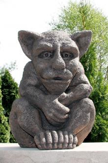14" Shy Sitting Gargoyle - 5371