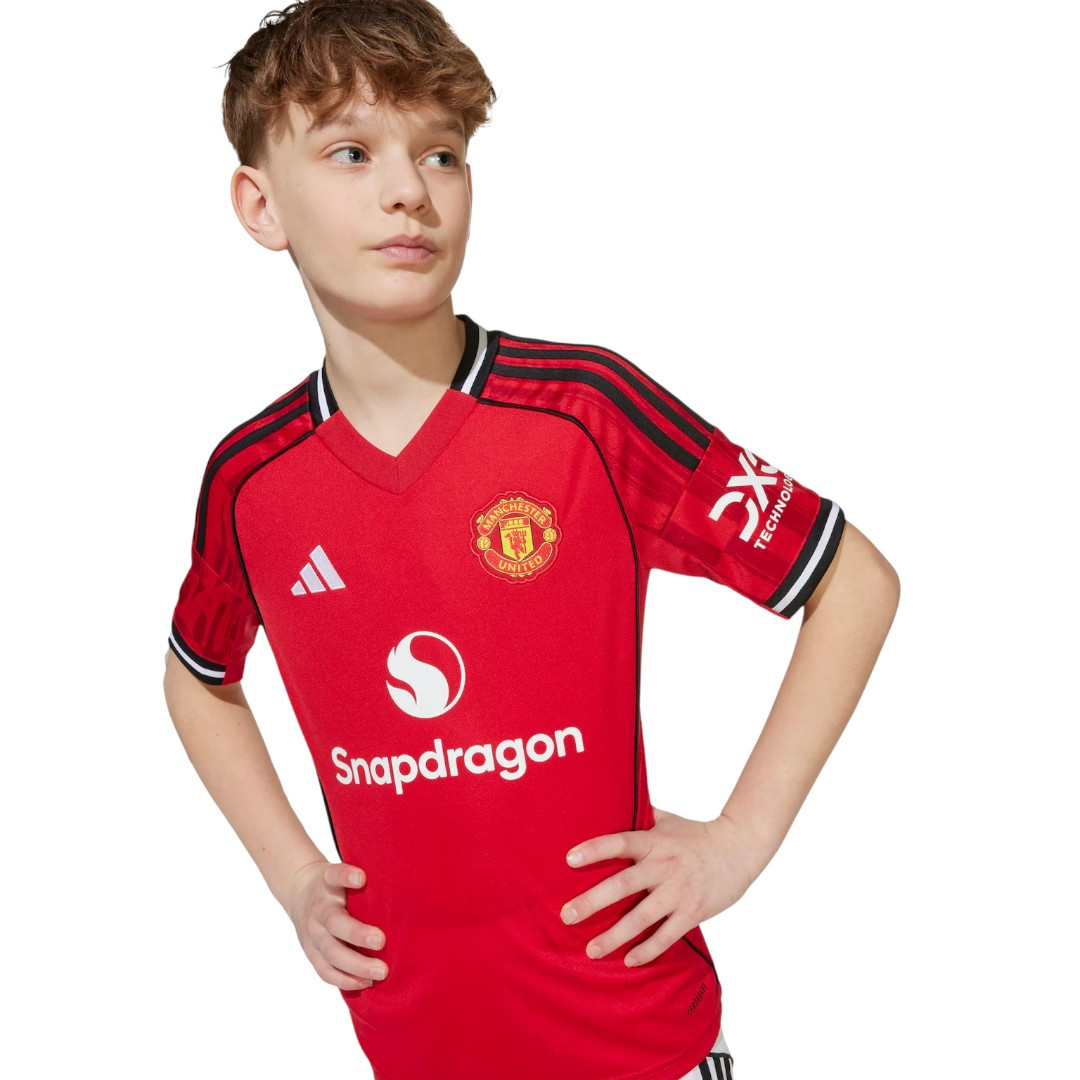 B.FERNANDES #8 Manchester United 25/26 Kid's Home Mini-Kit - Man United Font