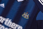 Newcastle United 04/05 Men's Away Retro Shirt