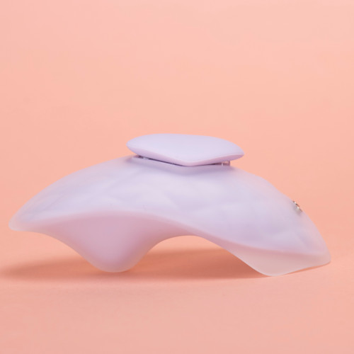 This SHD-S844-2 Pleasure-RCT hidden pleasure remote wearable egg features medical-grade liquid silicone + ABS + plated accents, Xiangshan purple/dreamy tones, dual-layer ultra-thin C-type wearable design (soft fit + dual-head vibration + remote) for discreet female wear & dual precision stimulation! Dual motors sync/independent vibration: one end targets G-spot/vaginal walls deeply, the other envelops clitoris/labia/perineum, 9 vibration modes (3 base levels + 6 variable + neutral) from gentle to intense for dual-point blended orgasms. Dual-layer thin craftsmanship + textured fit, secure & comfortable, stays in place during walking/movement/office/outdoor. Polymer battery 3.7V/140mAh, magnetic USB charging (≤81min charge, ≥45-91min runtime), IPX7 waterproof for shower play. Low-noise ≤48dB, discreet. Size (103.74×48.34×46.6mm), 79g body + 19g remote, ultra-light soft fit. Ideal for female solo, couple tease, hidden wear (office/outdoor/sports). Discreet packaging & shipping – premium box!
Key Highlights:

Dual-Layer C-Type Wearable：Ultra-thin dual-layer + textured fit, G-spot + clit dual stim, invisible during movement.
9 Vibration Modes：3 levels + 6 patterns, dual motors for synced pleasure.
Wireless Remote：≥10m control, long-distance/couples/outdoor essential.
Magnetic USB Charge：≤81min charge, 45-91min+ runtime.
IPX7 Waterproof Quiet：Shower-safe, ≤48dB low-noise discreet.
Liquid Silicone：Ultra-soft, body-safe, odorless, durable & easy clean.
Feminine Design：Xiangshan purple/dreamy tones + textured visual differentiation, elegant & hidden.
Multi-Wear Scenarios：Panties/direct/couple shared, hidden office/outdoor/sports.
Versatile Play：Solo female, couple remote tease, G/clit dual stim.
Discreet Packaging：Confidential shipping in luxury box.

Hidden pleasure curves – dual layers cling, remote pulses, climax stays secret!