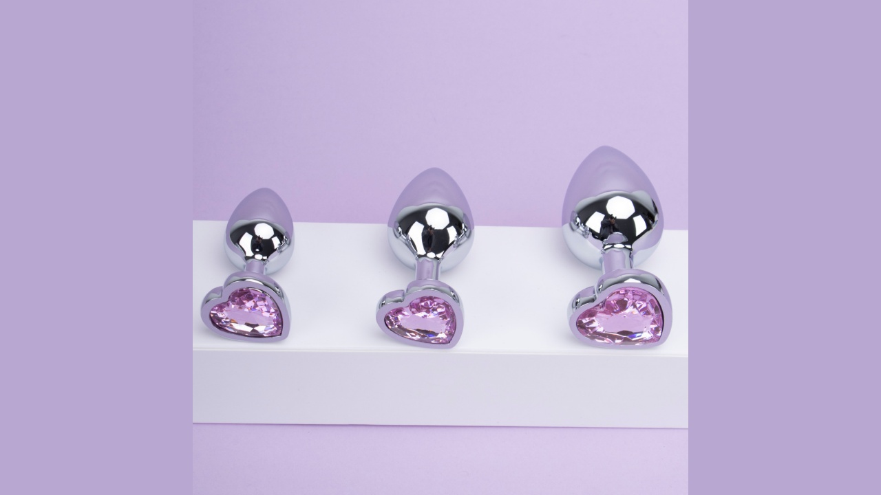 Sparkle & Pleasure: Stainless Steel Jeweled Anal Plug with Crystal Gem Base