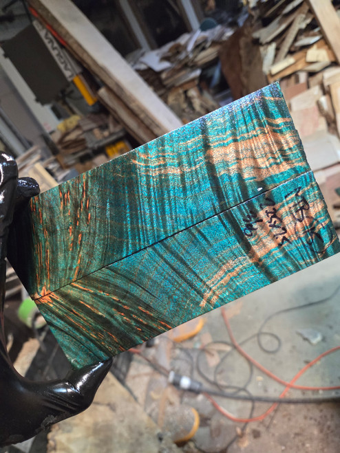 Maple Burl stabilized scales blue 1.20.26.0B15 XL