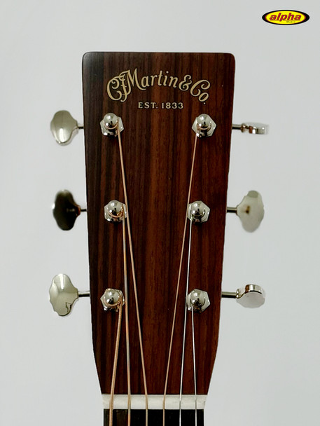 Martin HD-28 Standard Series, Natural, w/case