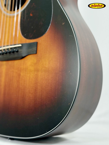 Martin 00-10E Retro Joe Bonamassa w/bag