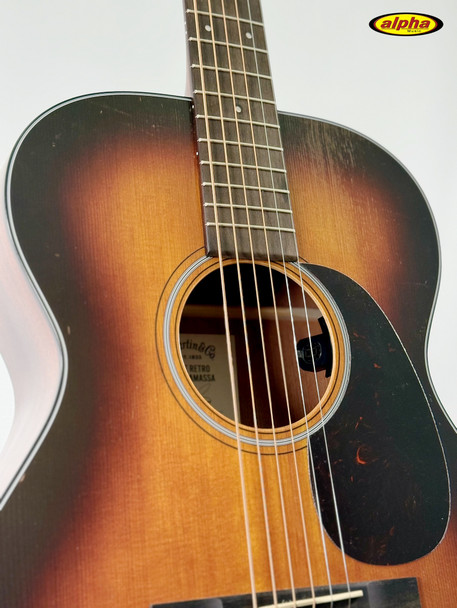 Martin 00-10E Retro Joe Bonamassa w/bag